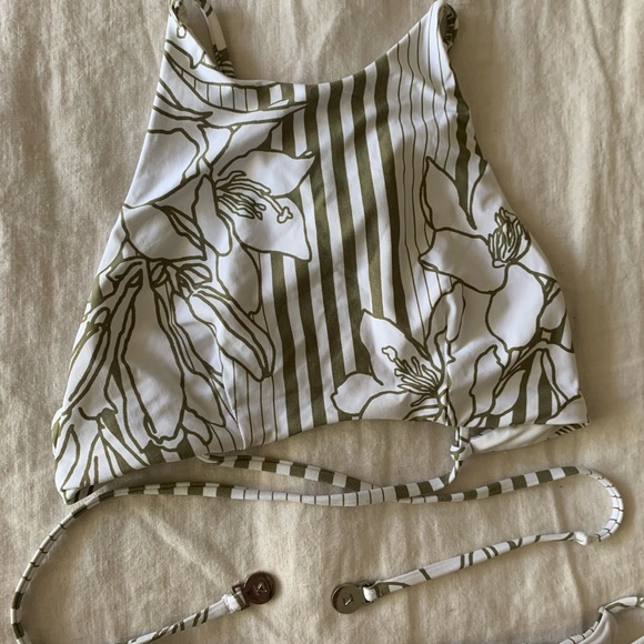 Zulu and Zephyr High Neck Bikini - Picture 3 of 4